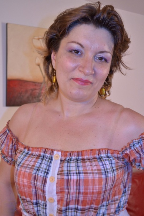 thick mom bbc erotic photos