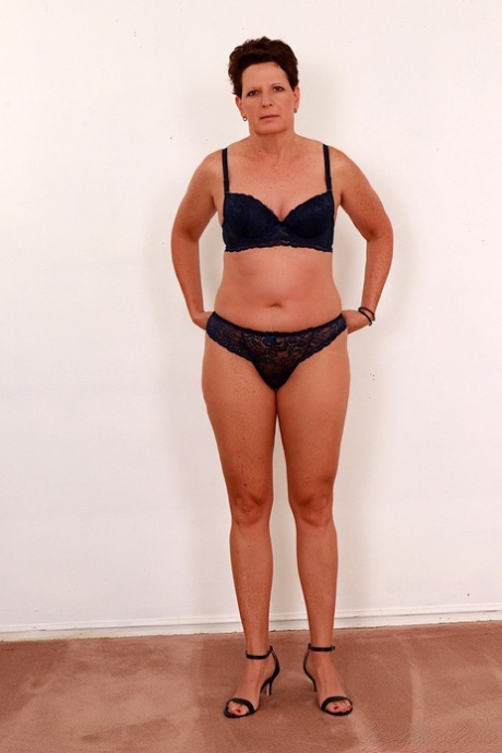 thick thighs missionary hot xxx photos