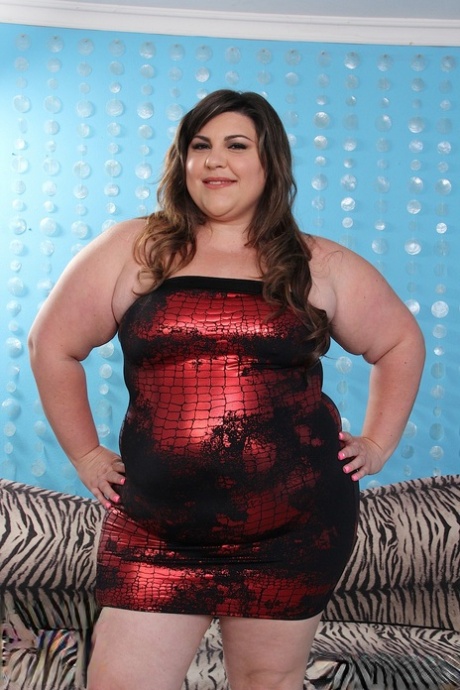 tall curvy brunette art porn photo
