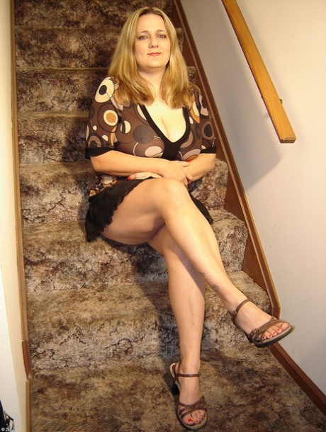 curvy white girl chopping me up free nude image