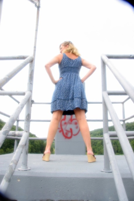 fat wife from the side free galleries