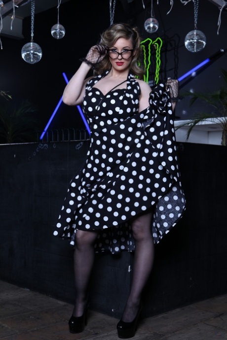 curvy nylons art xxx photos
