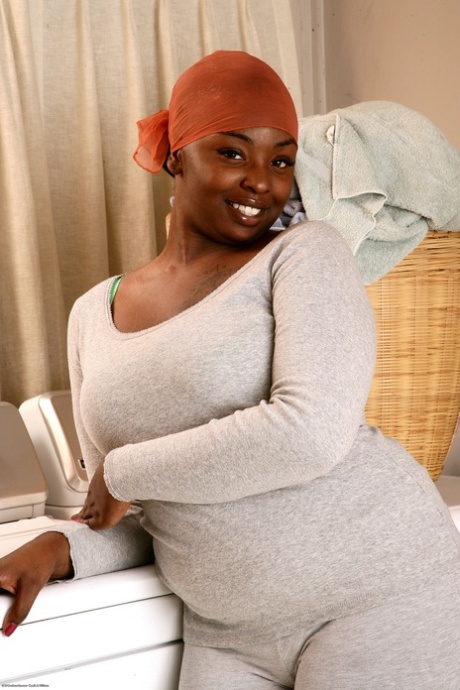 fat sis erotic image