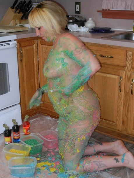 curvy chick enjoys riding a dick sexy nude photos