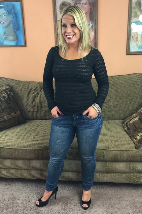 thick hairy blonde pretty picture