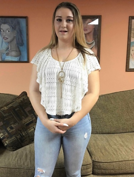 thick latina candid hot sexy pics