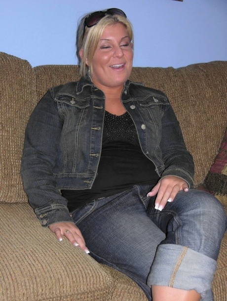 naughty milf craving for fat boner sexy img