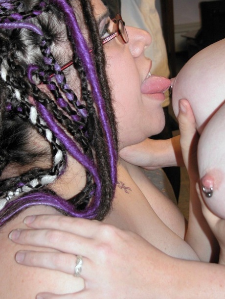 flower plump shaved teen masturbating sex image