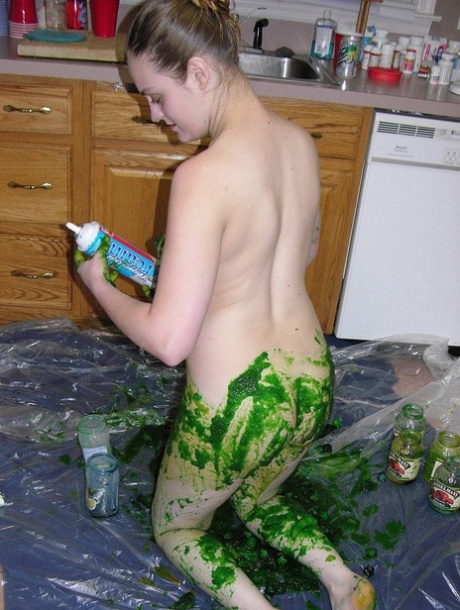 redhead big ass thong free nude picture