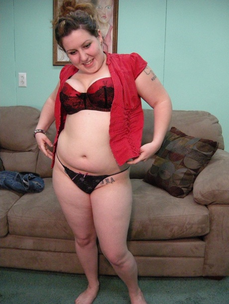 moomy is so horny play with fat pussy creampie hot naked img