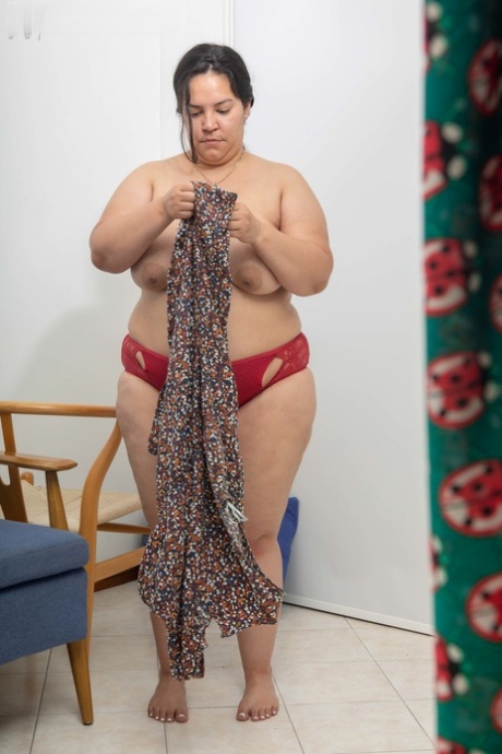 thick tan teen pretty image