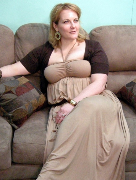 hot thick lady nudes image