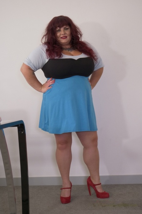 bbw ballbusting erotic img