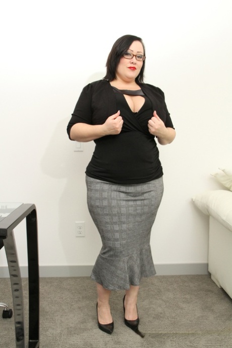 fat asian facesitting erotic img