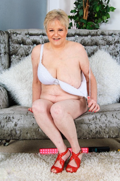 chubby blonde porn star hd img