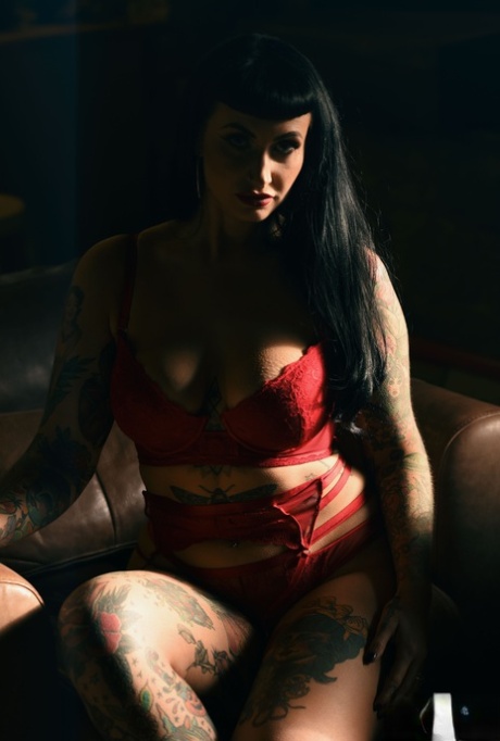 sexy curvy milf solo hot porn galleries