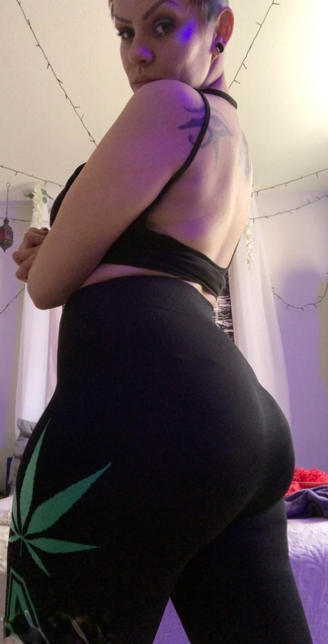 fat booty farts hot nude image