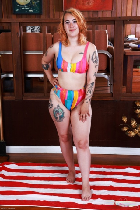 very pretty & slim thick sexy excogi free naked img