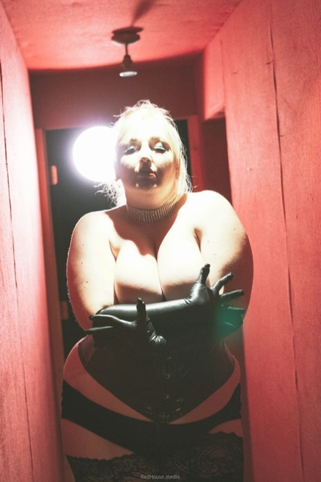 bbw latex solo free naked picture