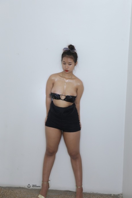 busty curvy babes sexy xxx photo