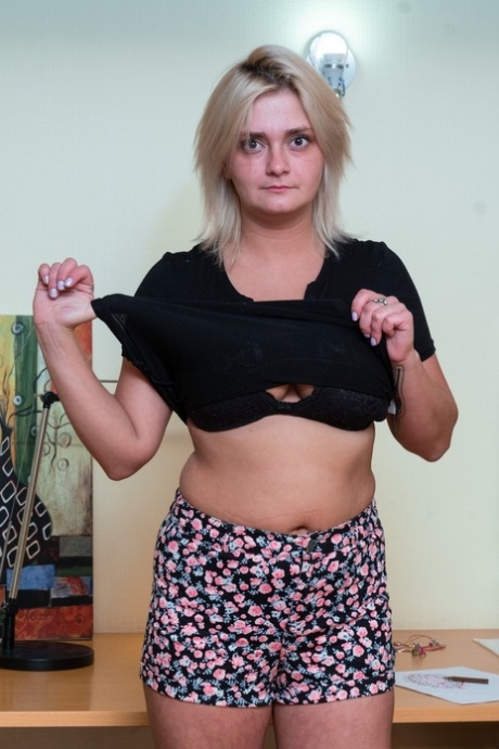 bbw in skirt xxx image