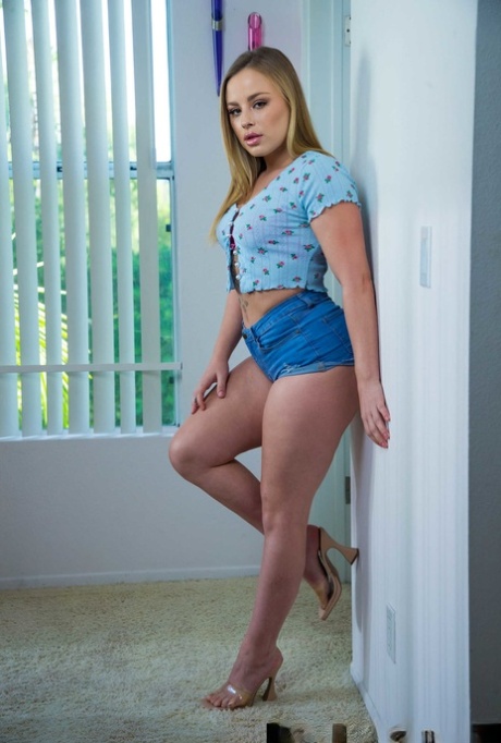 ophelie french bbw erotic images