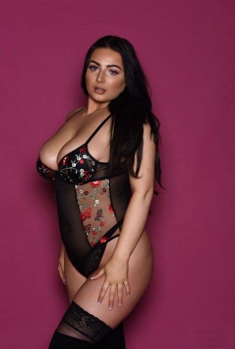 mystery chloes curvy smut beautiful naked galleries