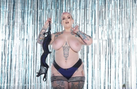 slutload big ass bent xxx img