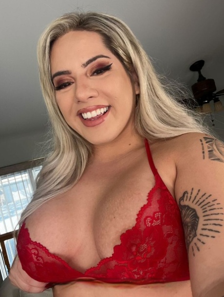 bbw seeking friend maybe more in neiba perfect pic