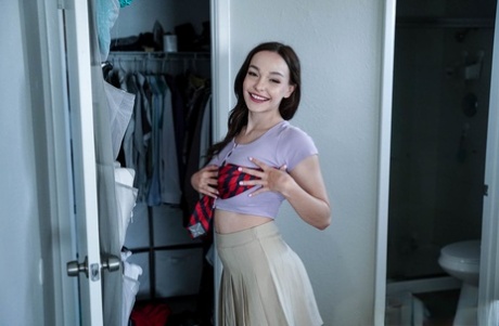 chubby ghetto ho deepthroats two white dicks hot naked photo