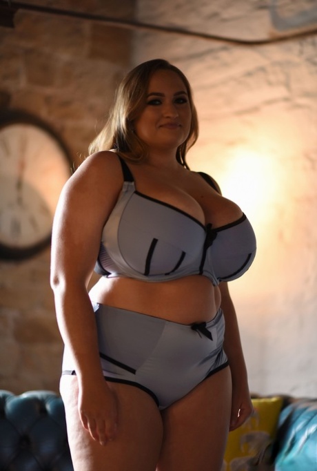 ai curvy milfs exclusive galleries