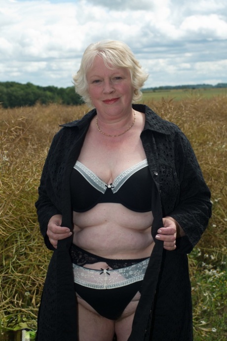 thick blonde pussy art xxx photo