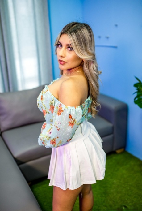 fat ass bouncing on dildo free naked images