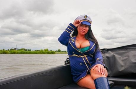 curvy milf legs free naked archive