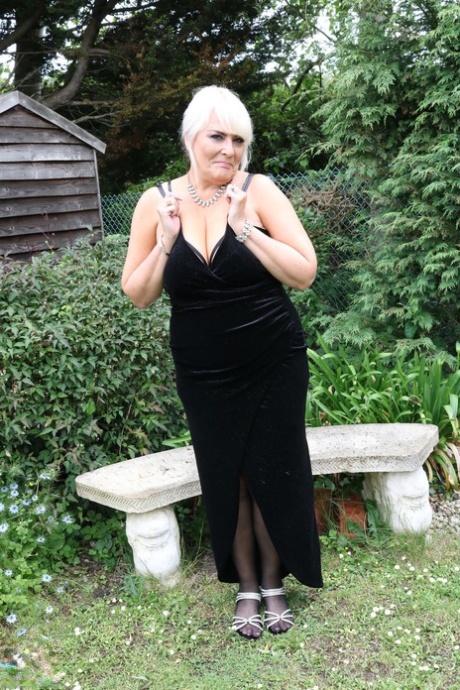 thick hotwife top pictures