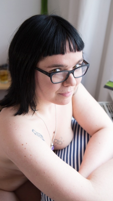 fat girl facesit to death naked gallery