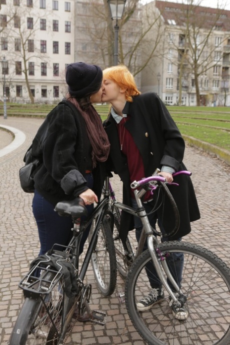 busty curvy lesbians hot xxx pics