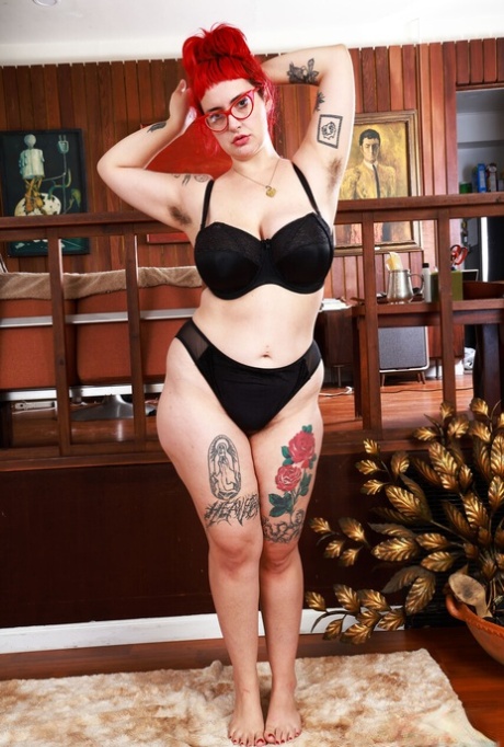 hairy brunette bbw erotic gallery