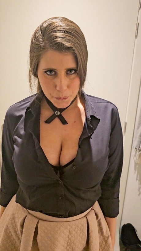 bbw milf laura vibrates her clit till she explodes beautiful porn pictures