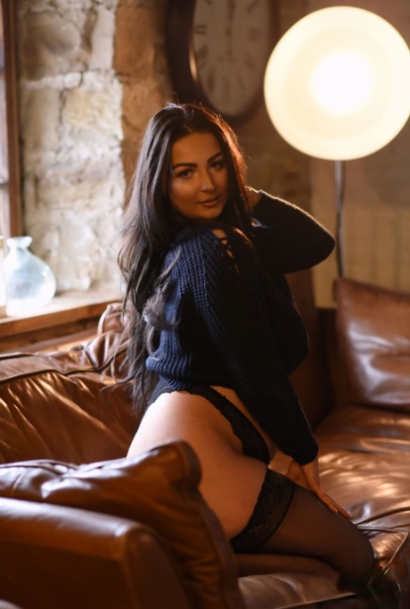 thick brunette riding nice img