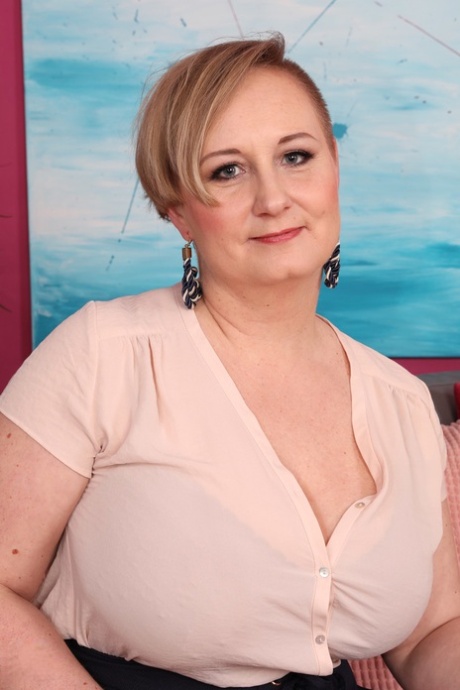 guy picks up big tits mature plumper free naked photo