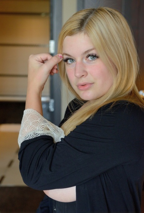 thick busty big booty free naked galleries